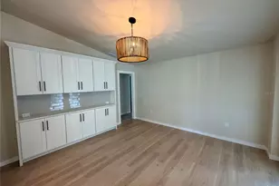 303 70th St NW, Bradenton, FL 34209 - Photo 9