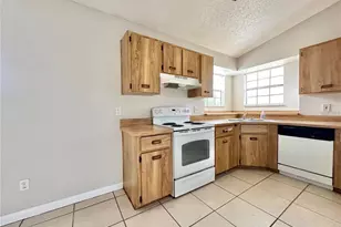 896 Mentmore Cir, Deltona, FL 32738 - Photo 5
