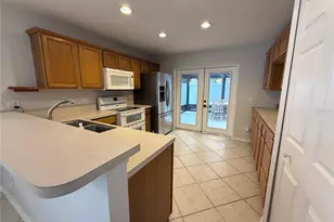 1084 Amanda Kay Cir, Sanford, FL 32771 - Photo 5