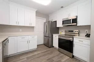 5443 Blueberry Dr, Orlando, FL 32811 - Photo 11