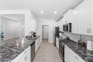 9345 SE 157th Pl, Summerfield, FL 34491 - Photo 15