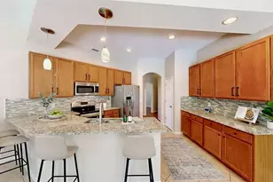 2006 Wintermere Pointe Dr, Winter Garden, FL 34787 - Photo 9