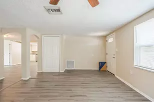 9811 Rainbow Ln, Port Richey, FL 34668 - Photo 11