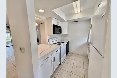 9605 Eastfield Road #9605, Thonotosassa, FL 33592 - Photo 3