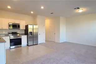 393 Madison Dr, Davenport, FL 33837 - Photo 11