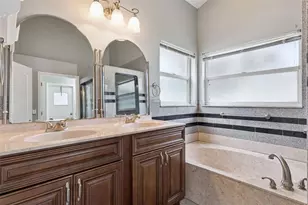 1025 Oceanbreeze Ct, Orlando, FL 32828 - Photo 23