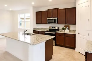 4932 Olivia Ct, Saint Cloud, FL 34772 - Photo 3