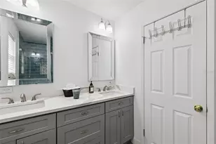 7503 Pacific Heights Cir, Orlando, FL 32835 - Photo 17
