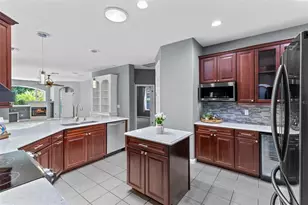 341 Veracliff Ct, Oviedo, FL 32765 - Photo 3