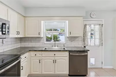 307 Coronado Court, Lakeland, FL 33809 - Photo 9