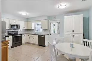 307 Coronado Ct, Lakeland, FL 33809 - Photo 7