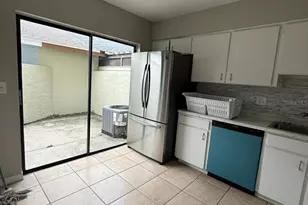 5104 Springwater Ct, Tampa, FL 33624 - Photo 5