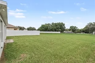 7947 Merchantville Cir, Zephyrhills, FL 33540 - Photo 15
