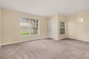 7947 Merchantville Cir, Zephyrhills, FL 33540 - Photo 5