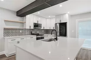 707 Aberdeen Cir, Tampa, FL 33617 - Photo 7