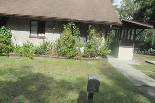 729 E Carolina Ave, Deland, FL 32724 - Photo 1