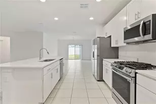 1154 Oak Bluff Dr, Davenport, FL 33837 - Photo 9