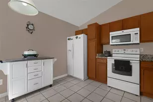 2927 Cool Breeze Cir, Saint Cloud, FL 34769 - Photo 11