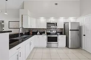 1009 Whalebone Bay Dr, Kissimmee, FL 34741 - Photo 11