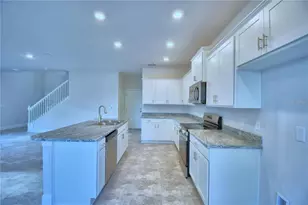 906 Sofia Ln, Davenport, FL 33837 - Photo 9