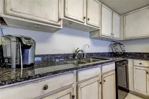 880 Mandalay Ave, Clearwater Beach, FL 33767 - Photo 25