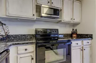 880 Mandalay Ave, Clearwater Beach, FL 33767 - Photo 23