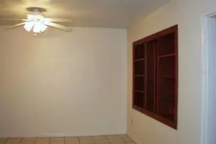 621 NW 36th Dr, Gainesville, FL 32607 - Photo 9