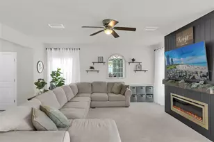35179 Brienne St, Zephyrhills, FL 33541 - Photo 5
