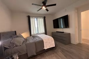 1703 N Tamiami Trl, Sarasota, FL 34234 - Photo 13