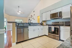 2821 Lone Feather Dr, Orlando, FL 32837 - Photo 9