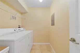 2764 Club Cortile Cir, Kissimmee, FL 34746 - Photo 15