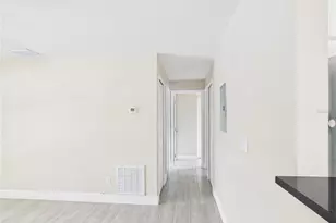 2800 E 113th Ave, Tampa, FL 33612 - Photo 7