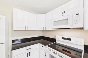2800 E 113th Ave, Tampa, FL 33612 - Photo 3