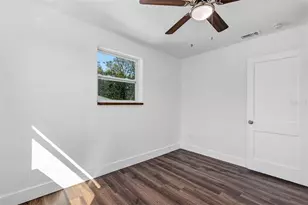 2027 30th Ave N, Saint Petersburg, FL 33713 - Photo 19