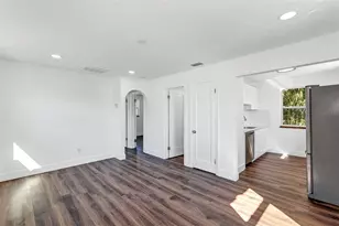 2027 30th Ave N, Saint Petersburg, FL 33713 - Photo 5