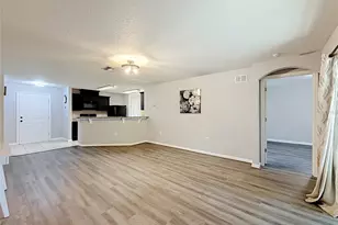 4475 Caicos Dr, Tavares, FL 32778 - Photo 9