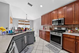 6717 Guilford Crest Dr, Apollo Beach, FL 33572 - Photo 7