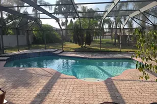 6717 Guilford Crest Dr, Apollo Beach, FL 33572 - Photo 3