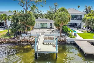 3800 Shore Acres Blvd NE, Saint Petersburg, FL 33703 - Photo 9