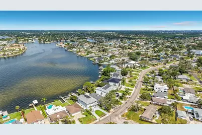 3800 Shore Acres Boulevard NE, Saint Petersburg, FL 33703 - Photo 15