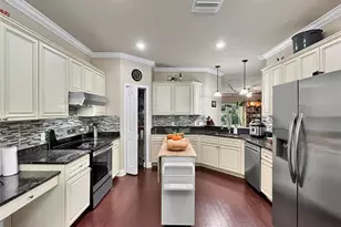 1937 SW 66th Dr, Gainesville, FL 32607 - Photo 9