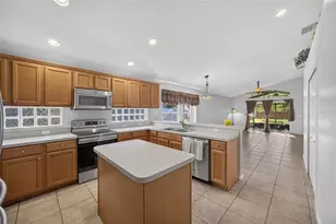 8376 Lake Amhurst Tr, Orlando, FL 32829 - Photo 9