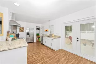 125 N Rhodes St, Mount Dora, FL 32757 - Photo 9