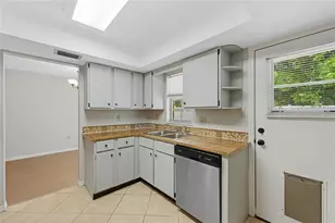 125 N Rhodes St, Mount Dora, FL 32757 - Photo 11