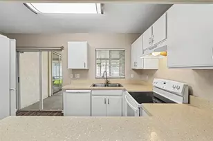 2125 Fluorshire Dr, Brandon, FL 33511 - Photo 5