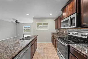 5042 Chipotle Ln, Wesley Chapel, FL 33544 - Photo 5