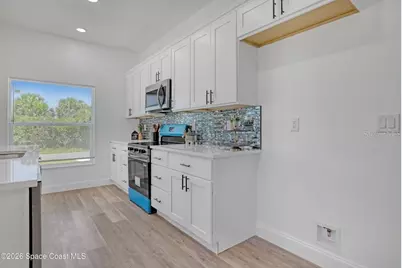 601 Yardley Street SW, Palm Bay, FL 32908 - Photo 5