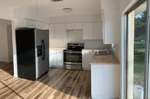1051 Venetian Pkwy, Venice, FL 34285 - Photo 9