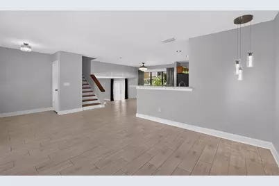 7001 Baywood Court, Tampa, FL 33615 - Photo 5