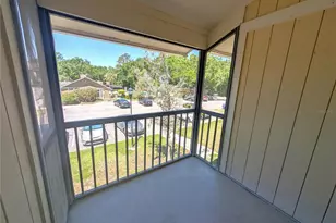 13401 Arbor Pointe Cir, Tampa, FL 33617 - Photo 3